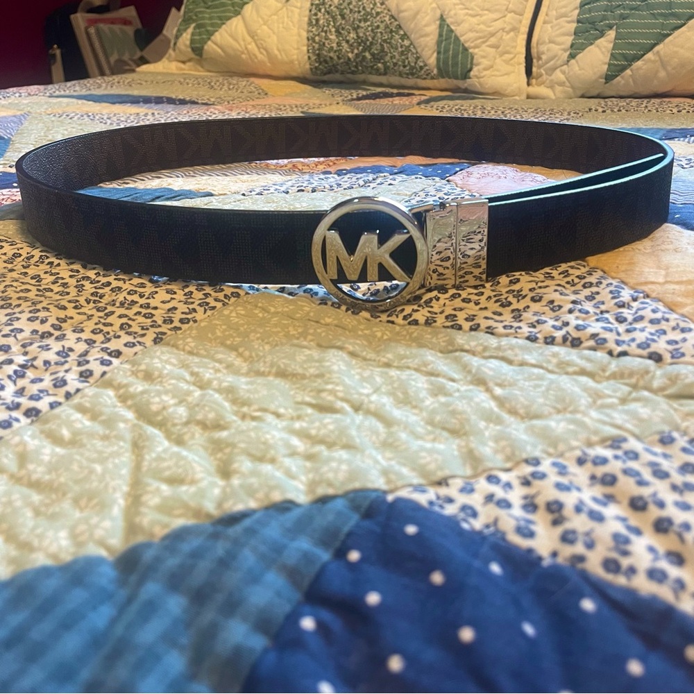 MK Michael Kors Reversible Black Belt Brown Belt